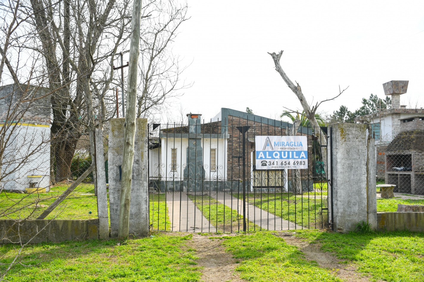 1 DORMITORIO CON PILETA - LOS PINOS - ALVAREZ