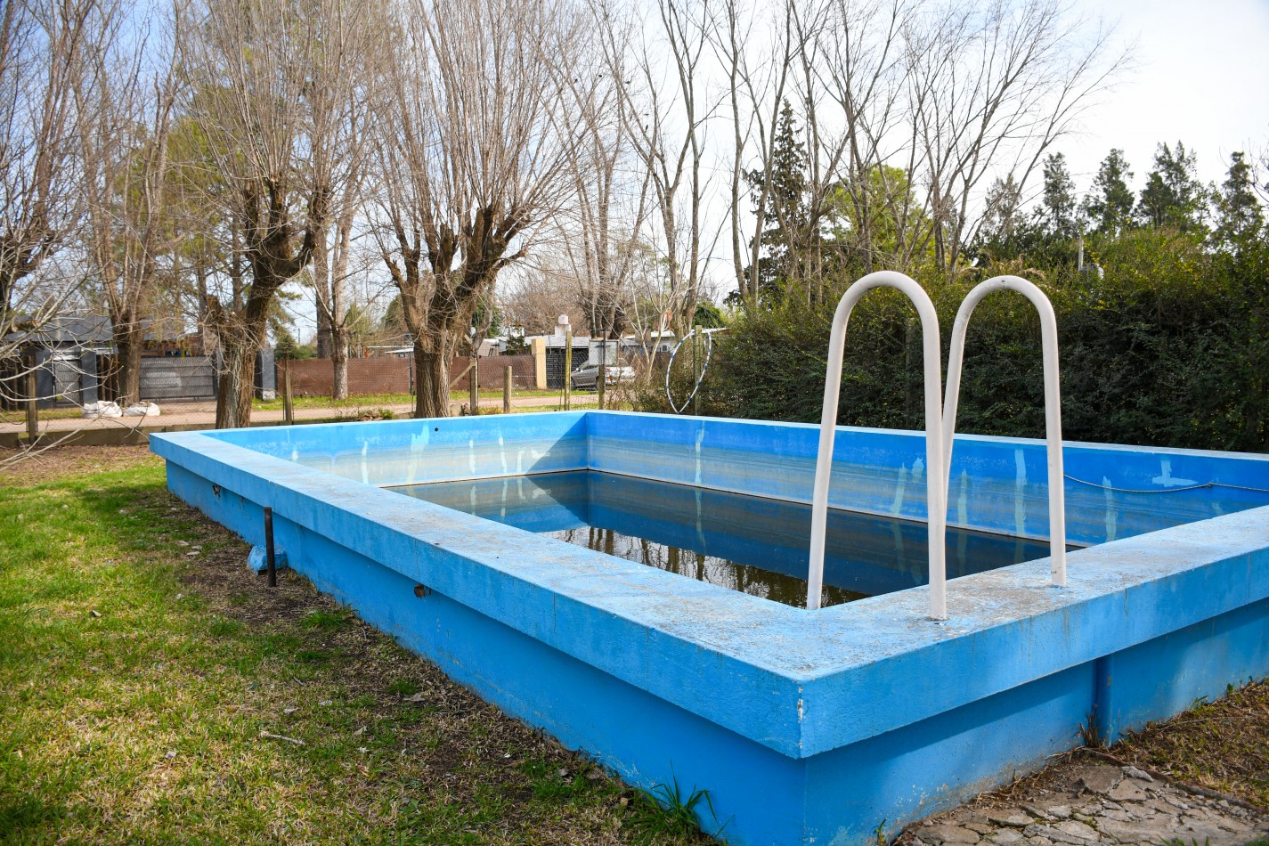 1 DORMITORIO CON PILETA - LOS PINOS - ALVAREZ